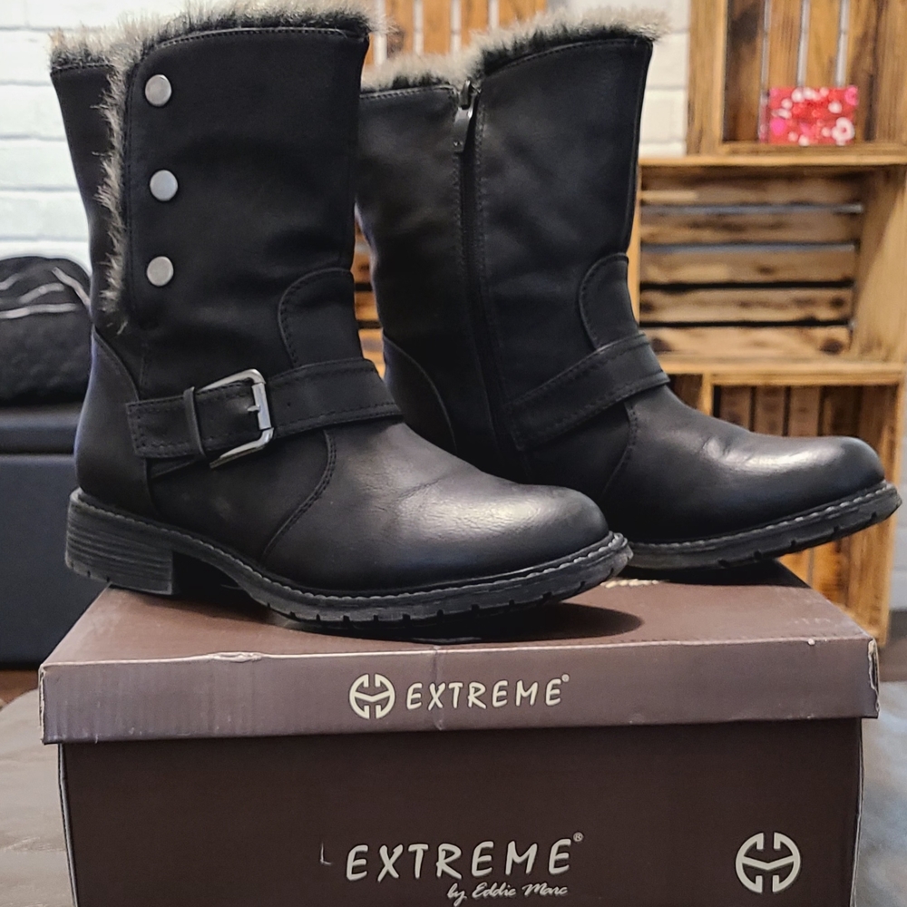 Willow Black Winter Boots with Fur Trim